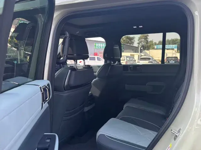 BYD FangChengBao Leopard 5 — Фото автомобиля 5