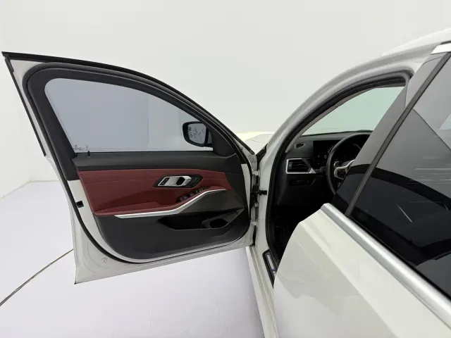 BMW 3 Series — Фото автомобиля 24