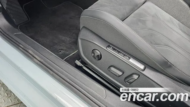 Volkswagen Golf Golf 8 поколение 2.0 TDI Prestige — Фото автомобиля 30