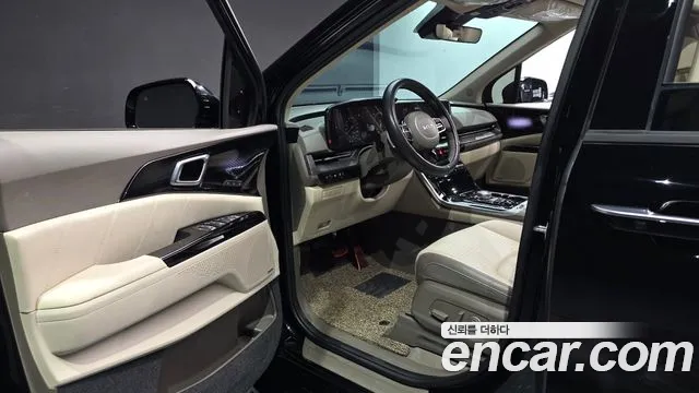 Kia Canival — Фото автомобиля 10