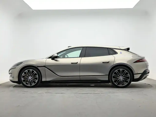 Denza Z9GT — Фото автомобиля 6