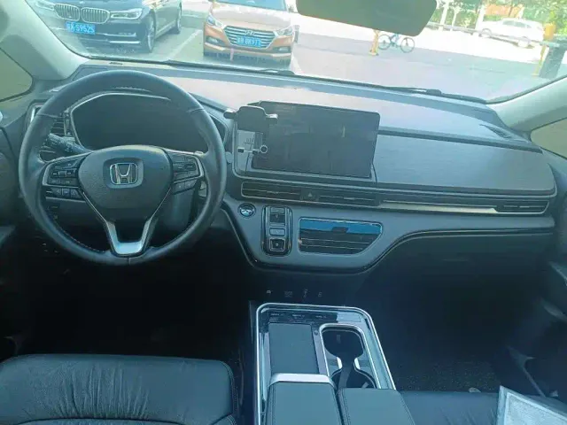 Honda Odyssey — Фото автомобиля 8