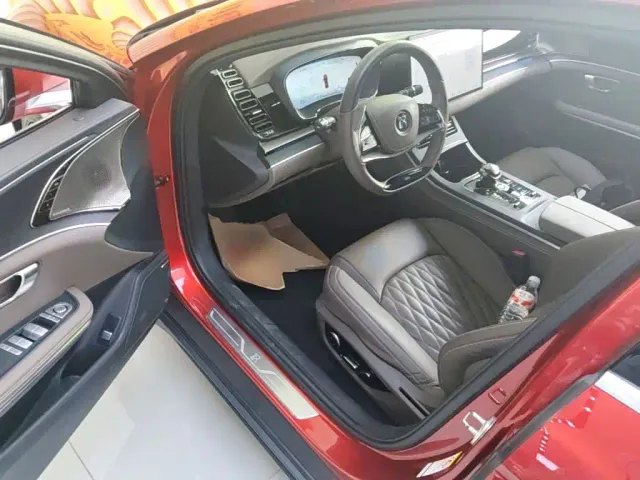 BYD Han — Фото автомобиля 15