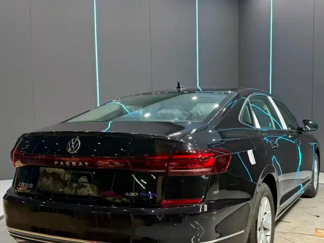 Volkswagen Passat — Фото автомобиля 8