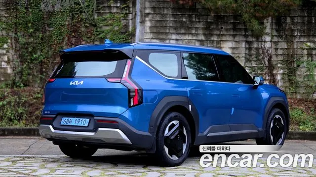 Kia EV9 — Фото автомобиля 3