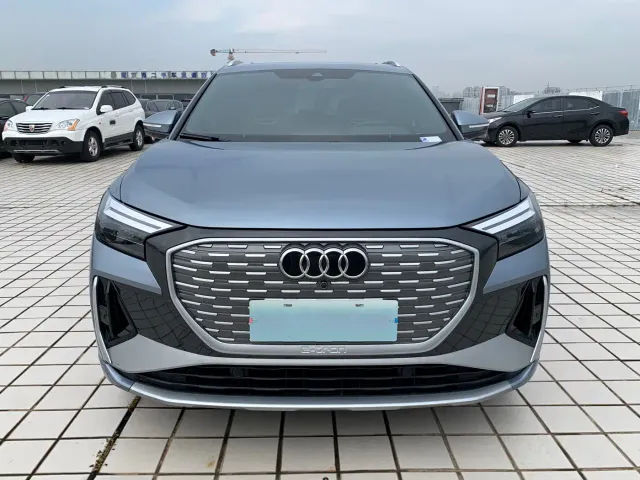 Audi Q4 e-tron — Фото автомобиля 2