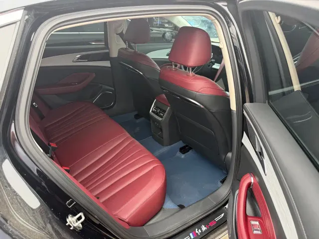 Hongqi H5 — Фото автомобиля 15