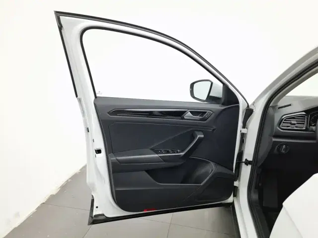 Volkswagen Volkswagen T-ROC 2022 280TSI DSG 2WD Comfort PLUS — Фото автомобиля 8
