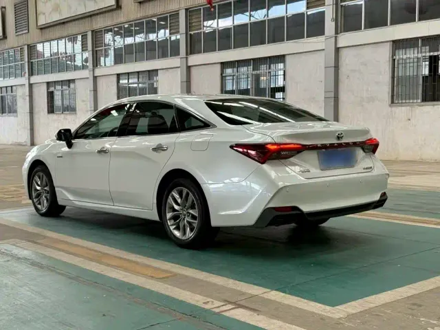 Toyota Avalon — Фото автомобиля 4