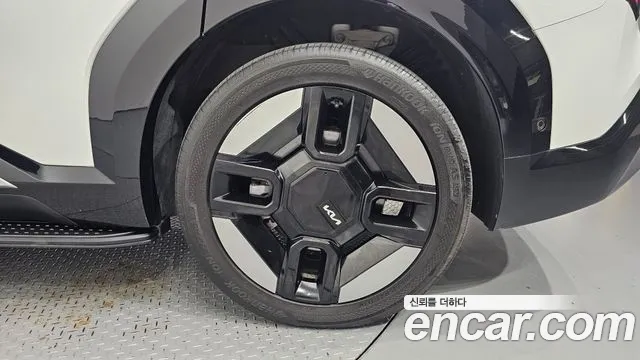 Kia EV9 — Фото автомобиля 6