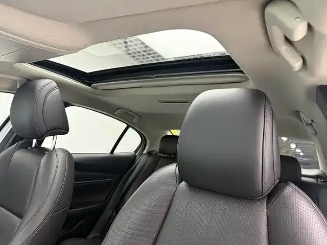 Mazda Axela — Фото автомобиля 14