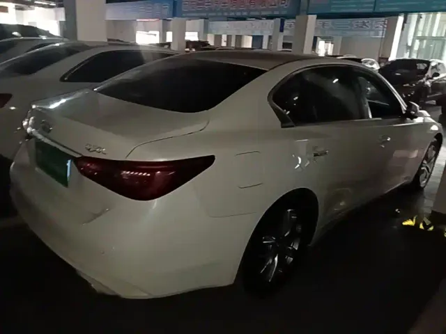 Infiniti Q50L — Фото автомобиля 6