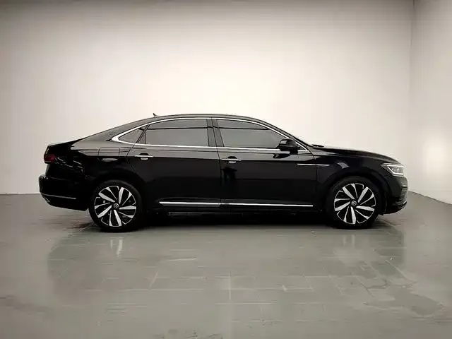 Volkswagen Passat — Фото автомобиля 8