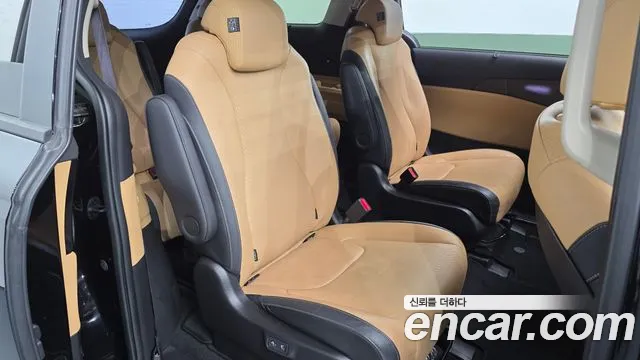 Kia Canival Carnival 4 поколение Бензин 9 мест Signature — Фото автомобиля 12