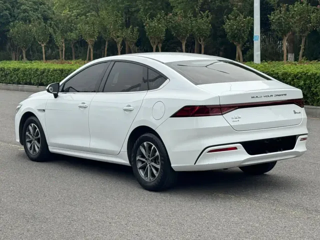 BYD Qin PLUS — Фото автомобиля 13