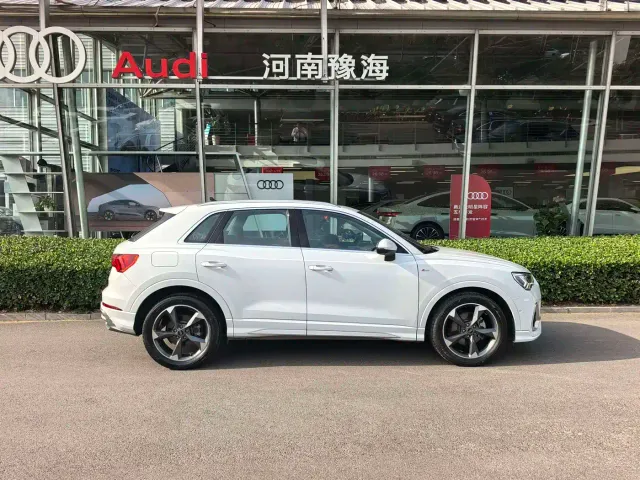 Audi Q3 — Фото автомобиля 3