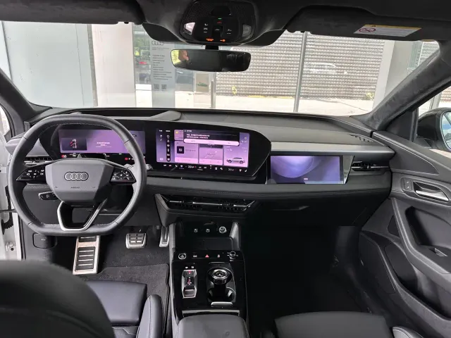 Audi Q6L e-tron — Фото автомобиля 6
