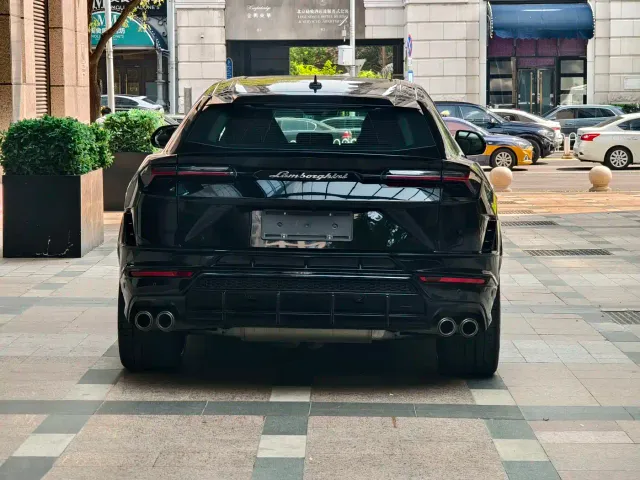 Lamborghini Urus — Фото автомобиля 5