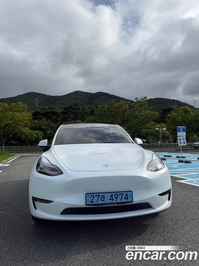 Фотография автомобиля — Tesla Model Y