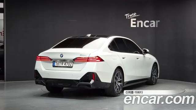 BMW 5 Series G60 — Фото автомобиля 2