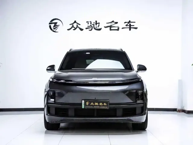 Li Auto L8 — Фото автомобиля 2