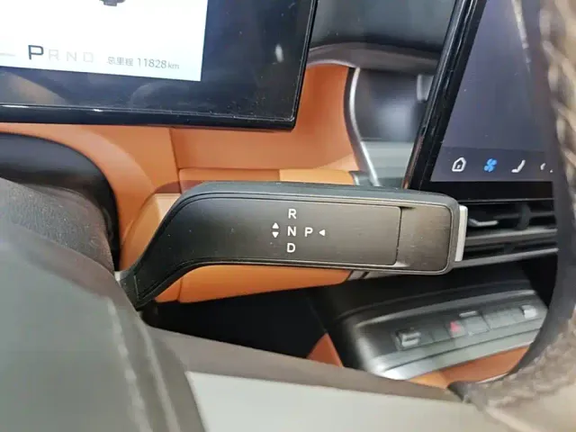 BYD FangChengBao Titanium 7 — Фото автомобиля 13
