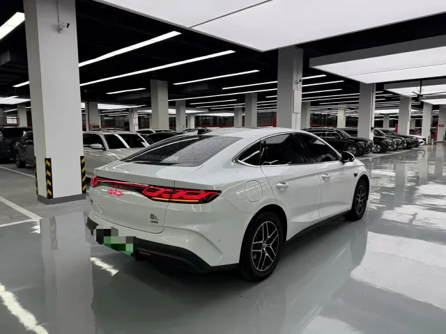 BYD Qin L — Фото автомобиля 15