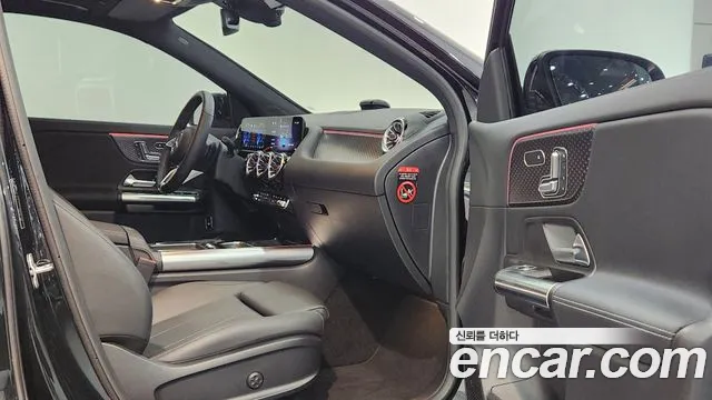 Mercedes-Benz EQA — Фото автомобиля 12