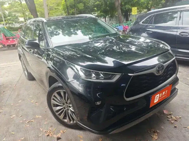 Toyota Highlander — Фото автомобиля 3