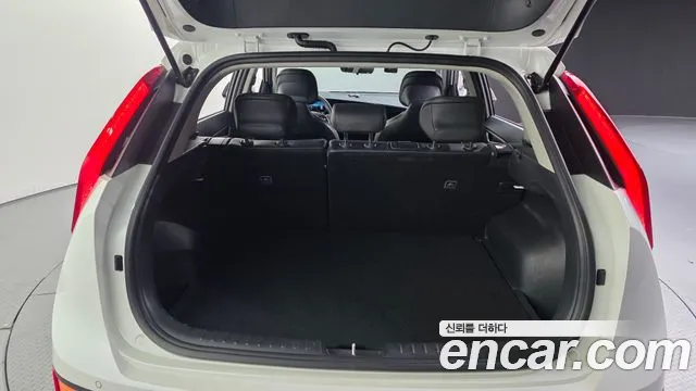 Kia Niro New — Фото автомобиля 23