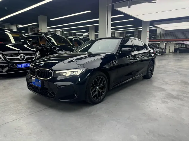Фотография автомобиля — BMW 3 Series