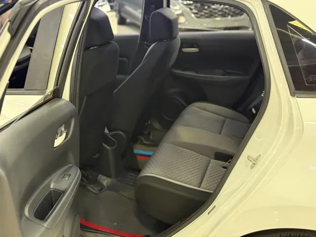 Honda Fit — Фото автомобиля 10