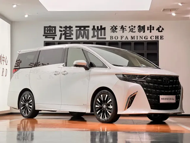 Toyota Alphard — Фото автомобиля 3