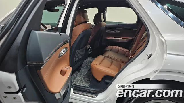 Genesis GV70 — Фото автомобиля 25