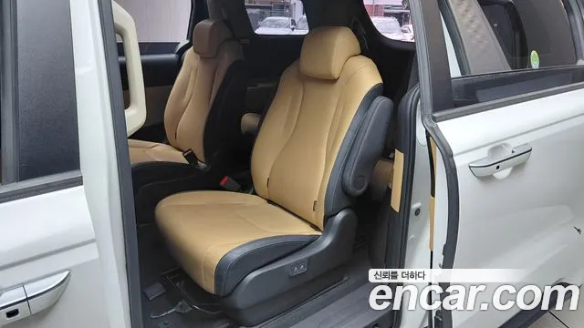 Kia Carnival Generation 4 — Фото автомобиля 16