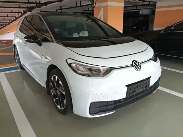 Volkswagen ID.3 — Фото автомобиля 3