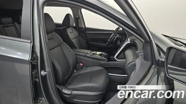 Hyundai Tucson Tucson (NX4) Бензин 1.6 турбо 2WD — Фото автомобиля 26
