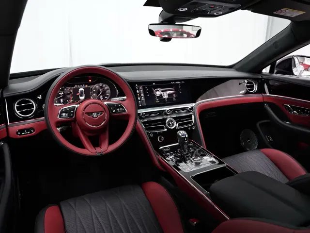 Bentley Flying Spur — Фото автомобиля 17