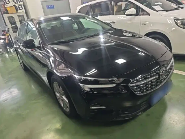 Buick Regal — Фото автомобиля 3