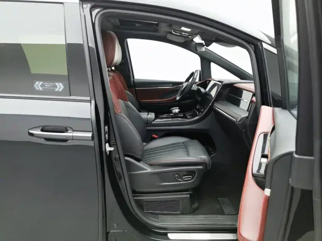 GAC Trumpchi M8 — Фото автомобиля 23
