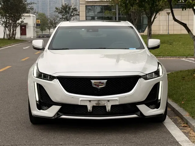 Cadillac CT5 — Фото автомобиля 2
