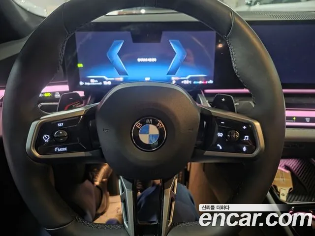BMW 5 Series G60 — Фото автомобиля 14