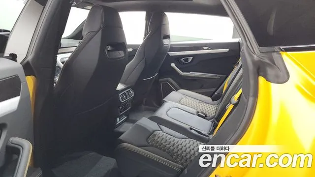 Lamborghini Urus — Фото автомобиля 16