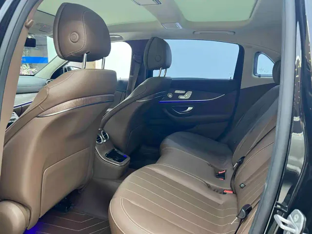 Mercedes-Benz E-Class — Фото автомобиля 11