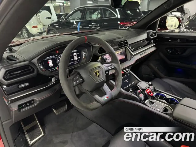 Lamborghini Urus — Фото автомобиля 4