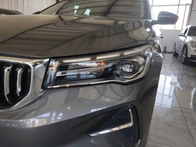 Geely Emgrand — Фото автомобиля 17