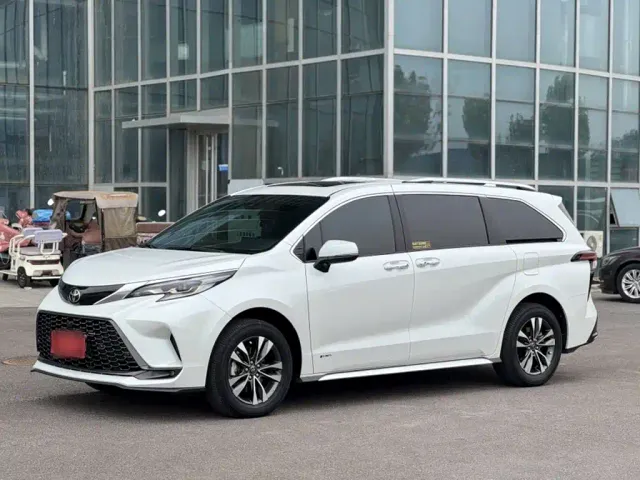 Фотография автомобиля — Toyota Granvia
