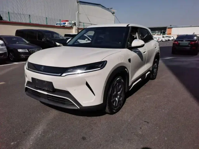 Фотография автомобиля — BYD Yuan UP