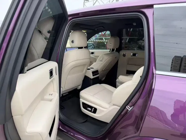 Li Auto L9 — Фото автомобиля 6