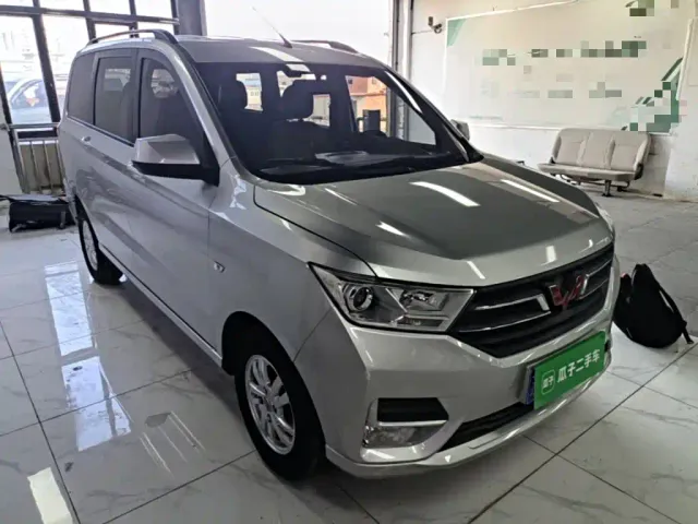 Wuling Hongguang — Фото автомобиля 3